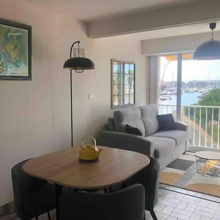 : Vue Sur Le Port Apartment *